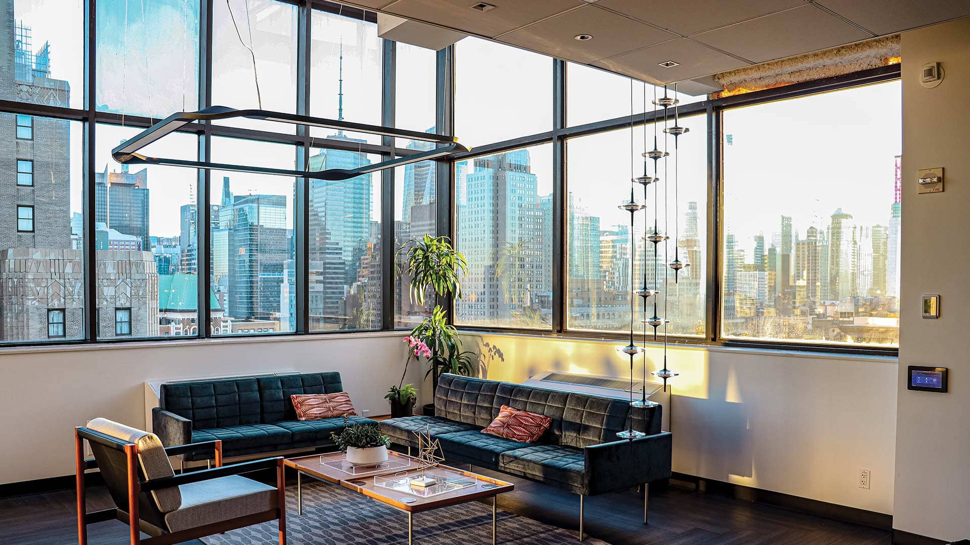 photo-gallery-commercial-office-nyc-experience-center-by-acuity-academy-04