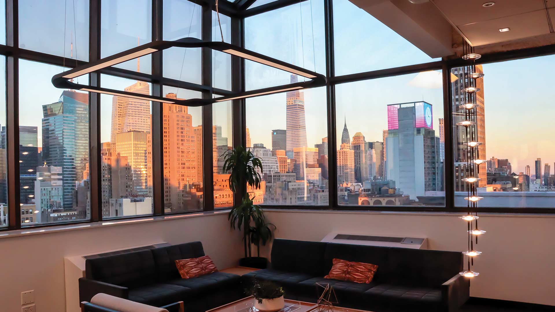 photo-gallery-commercial-office-nyc-experience-center-by-acuity-academy-06