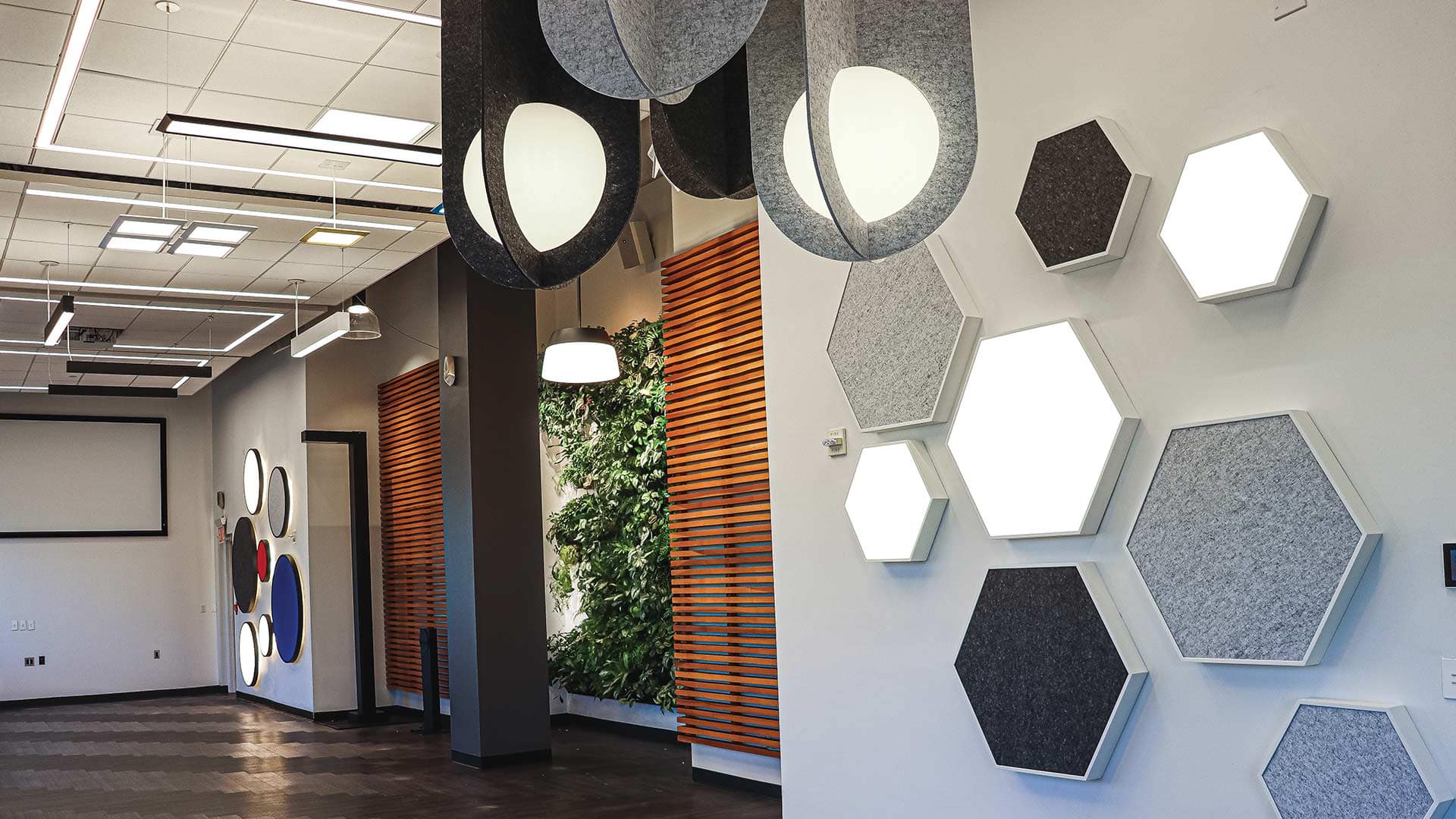photo-gallery-commercial-office-nyc-experience-center-by-acuity-academy-07