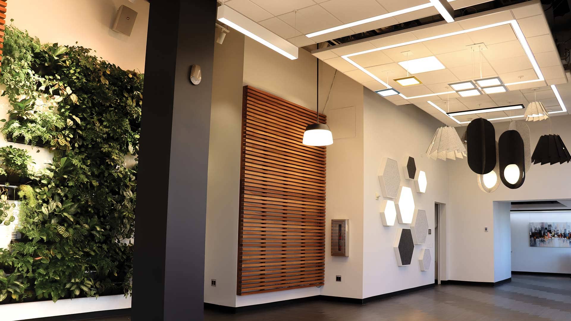 photo-gallery-commercial-office-nyc-experience-center-by-acuity-academy-10